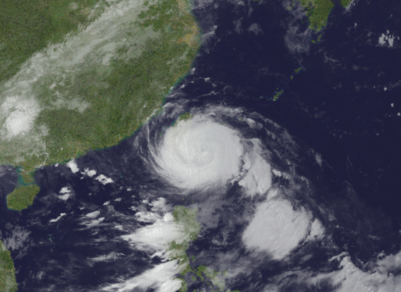 Hình ảnh bão Haiku chuyển bị đổ bộ vào eo biển Đài Loan