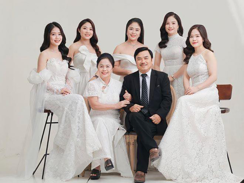 Gia đình ở Nghệ An sinh được 5 cô 'công chúa', bố mẹ đặt tên mang ý nghĩa không đụng hàng - ảnh 3