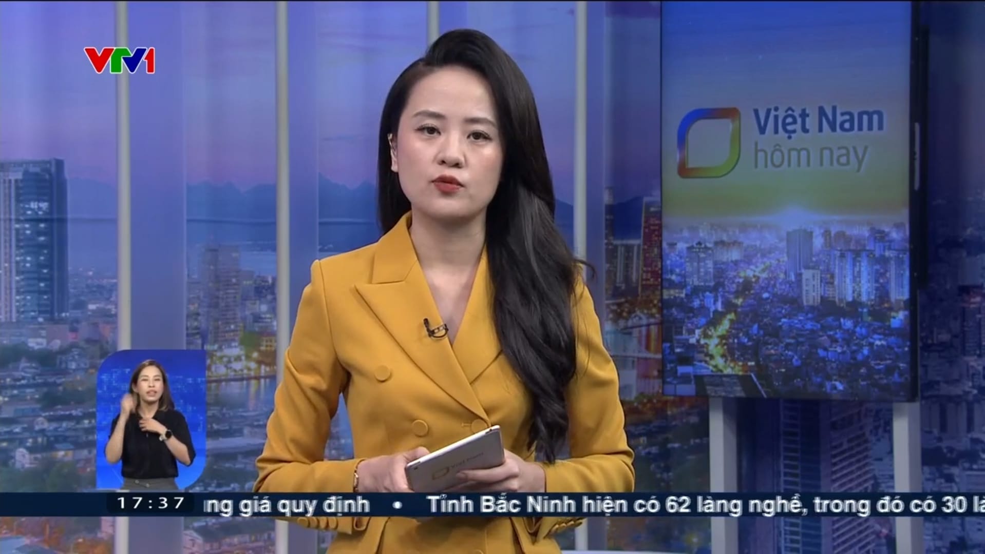 BTV Bích Ngọc xuất hiện trong chương trình 'Việt Nam hôm nay' nói về vụ cháy chung cư mini