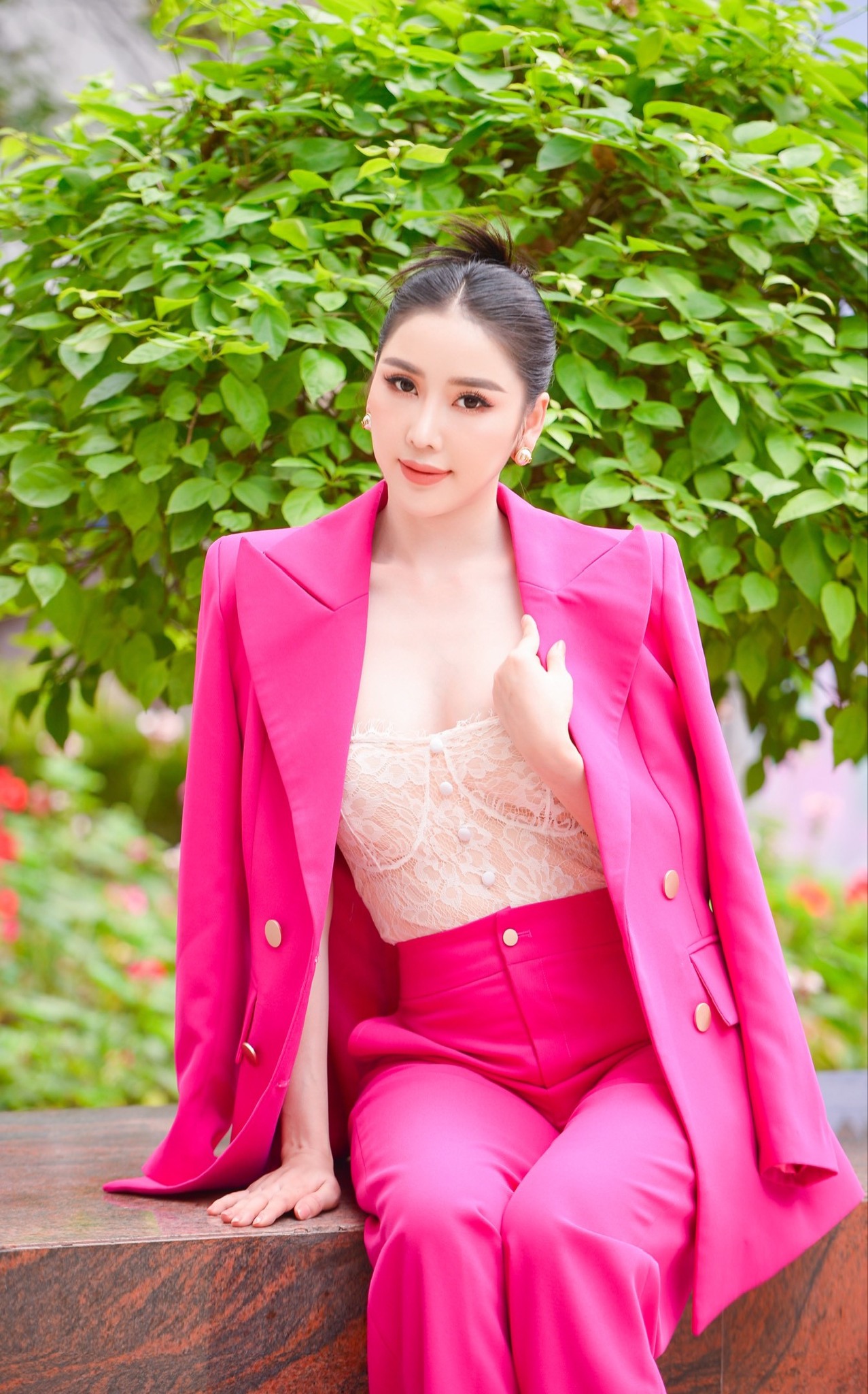 Hoa hậu Trịnh Thanh Hồng là ai khiến netizen đổ xô tìm kiếm? - ảnh 4