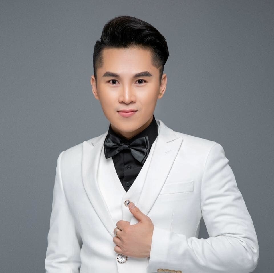 Du Thiên là nam ca sĩ trẻ được nhiều khán giả Việt hâm mộ