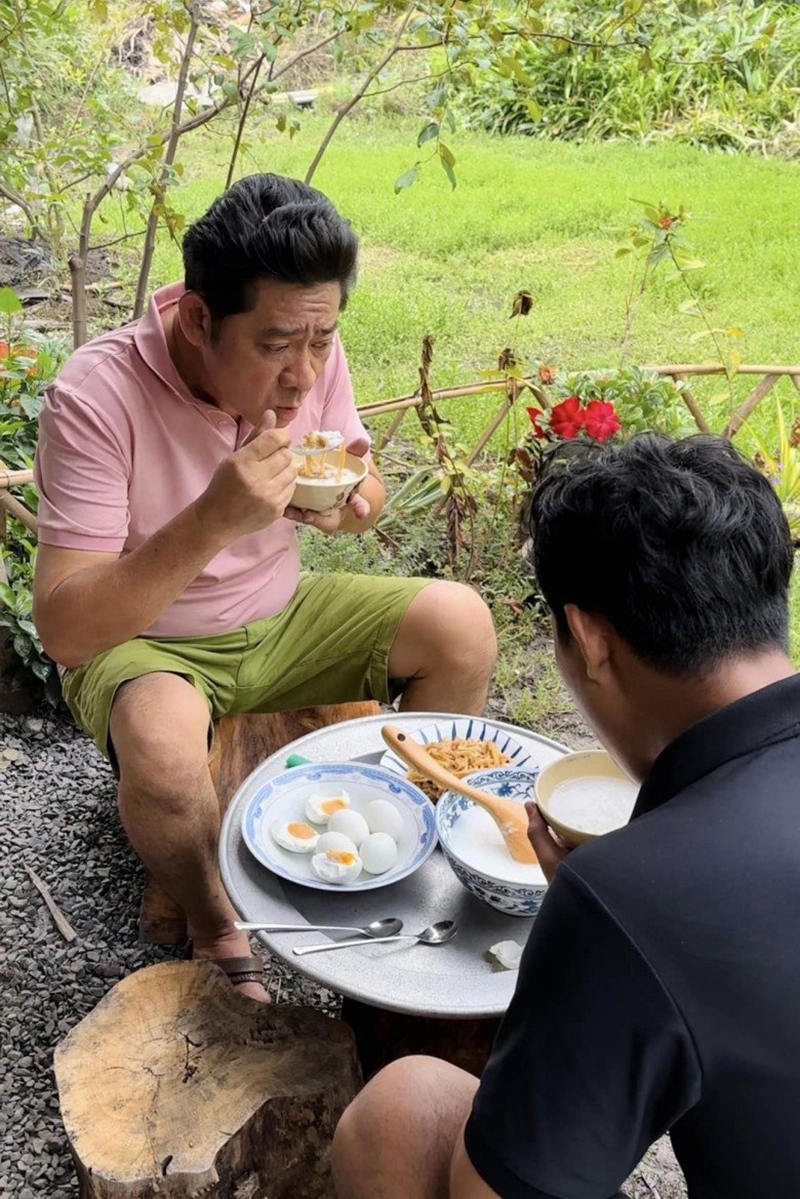 Tài tử Việt đình đám về quê cất chòi lá trong nhà vườn 6.000 m2, quay clip nấu ăn bình dị mỗi ngày - ảnh 6