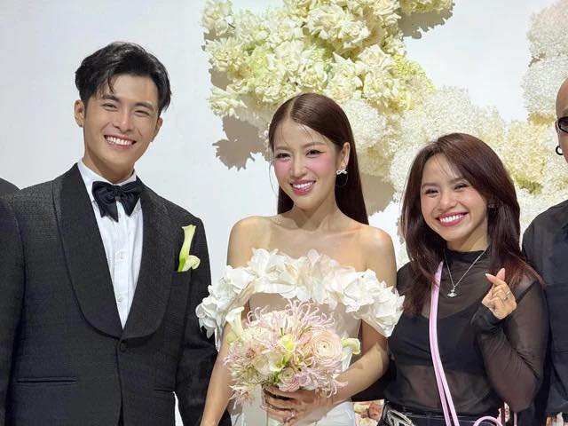 Tối ngày 6/11, Khả Như cũng vắng mặt trong đám cưới Puka và Gin Tuấn Kiệt dù rất đông ngôi sao tham dự