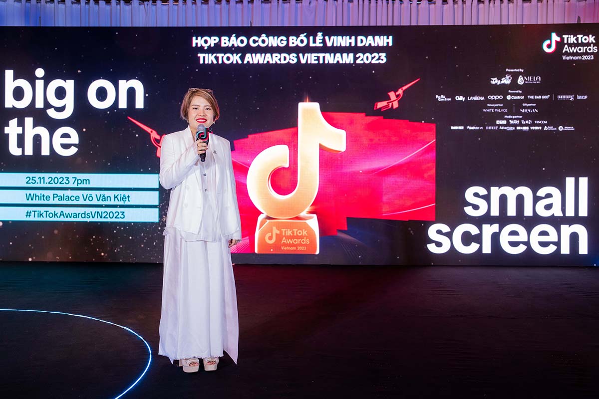 Bà Trang Nguyễn đại diện phát biểu tại họp báo TikTok Awards Việt Nam 2023