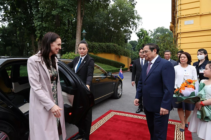 Đặng Thị Hồng Nhung bảo vệ Thủ tướng New Zealand trong chuyến thăm Việt Nam