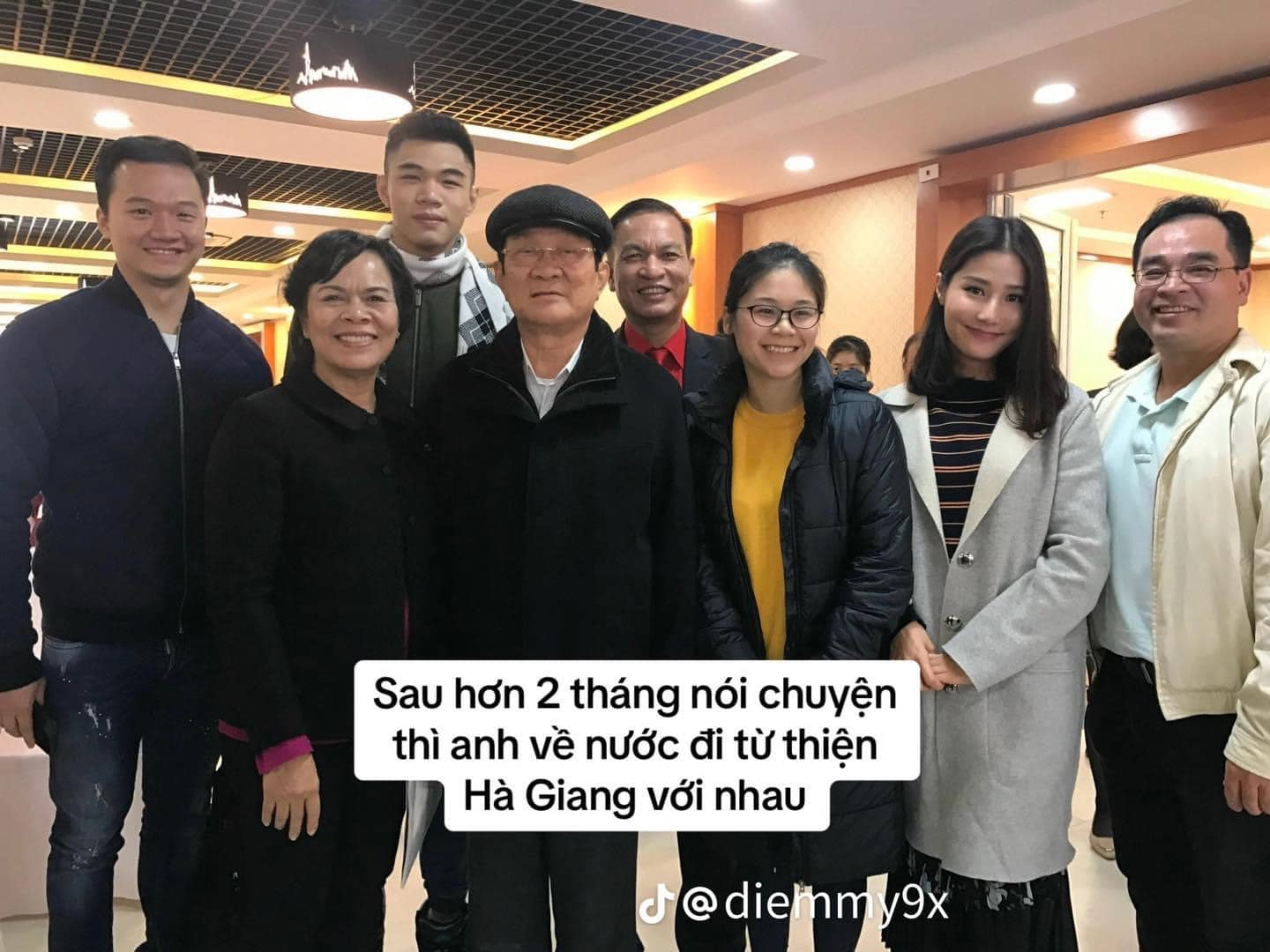 Vinh Nguyễn đồng hành cùng Diễm My 9X trong những chuyến từ thiện
