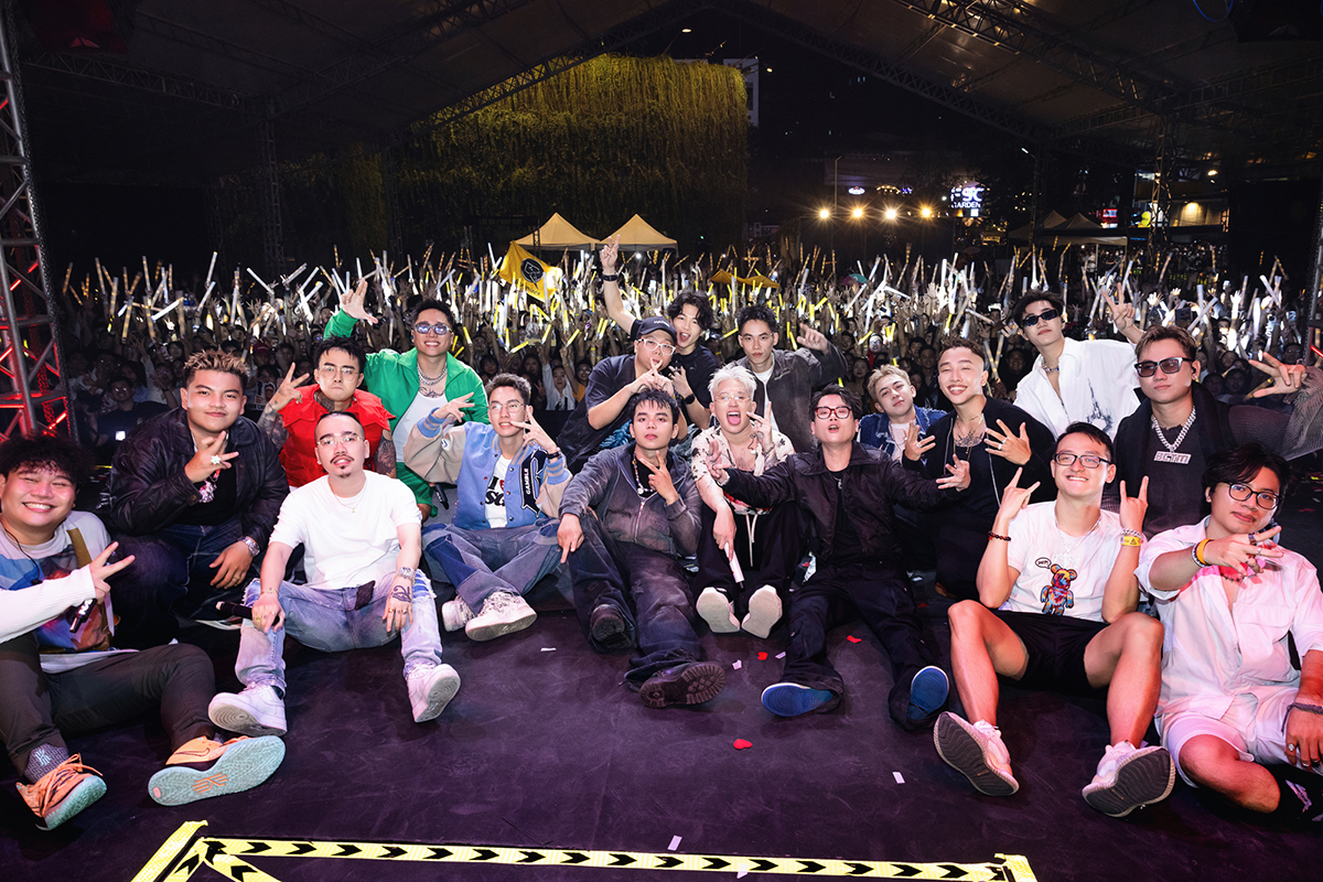 Dàn thí sinh 'Rap Việt' mùa 3 của team B Ray hội ngộ trên sân khấu mini show tối ngày 19/12
