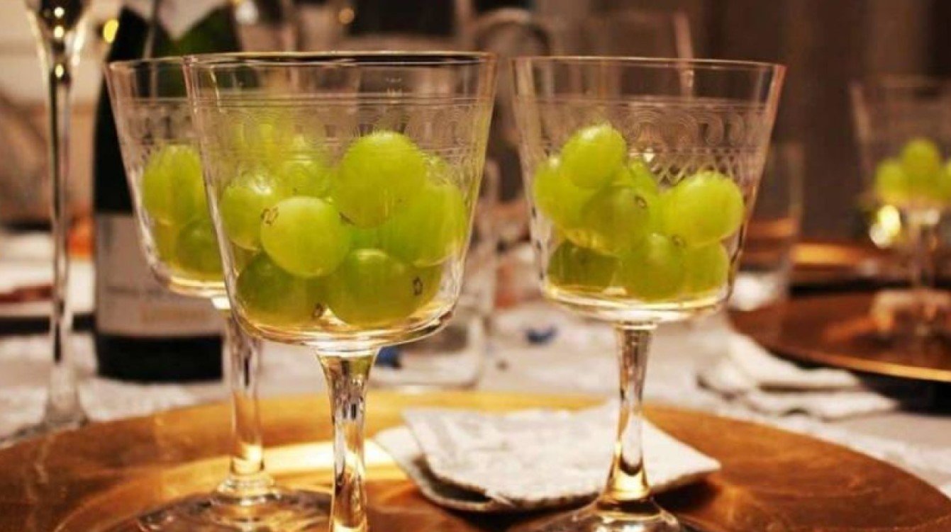 Ăn 12 quả nho trong đêm giao thừa là nghi thức quan trọng của người dân Tây Ban Nha