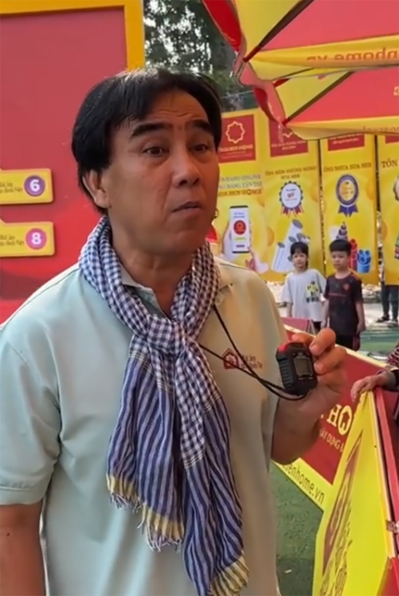 Xôn xao clip MC Quyền Linh bị bắt tại trận vì hành vi 'ăn gian' khi đang quay chương trình - ảnh 2