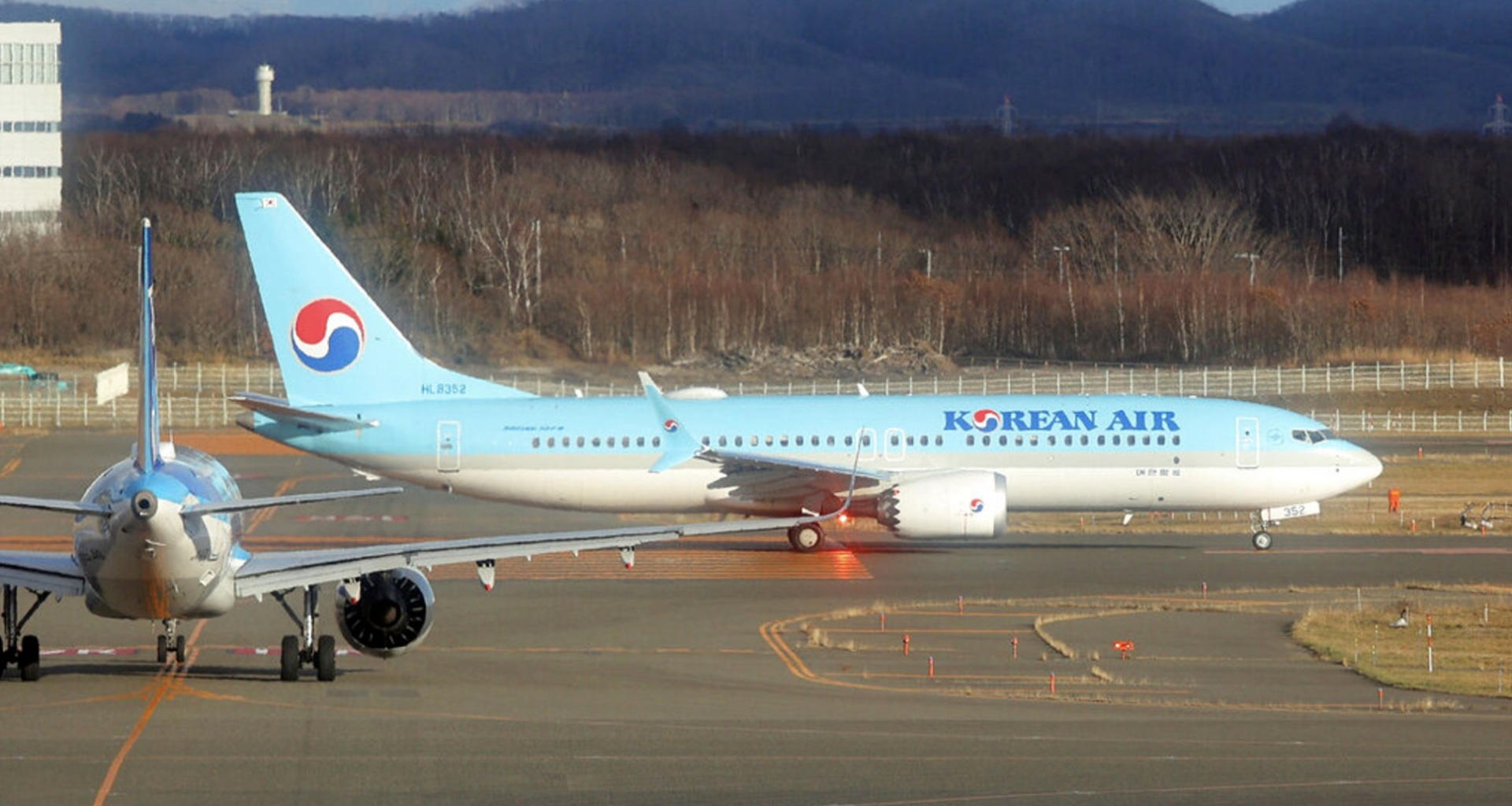 Chiếc máy bay của Korean Air đã va chạm với một chiếc máy bay khác trên sân bay ở Hokkaido Nhật Bản