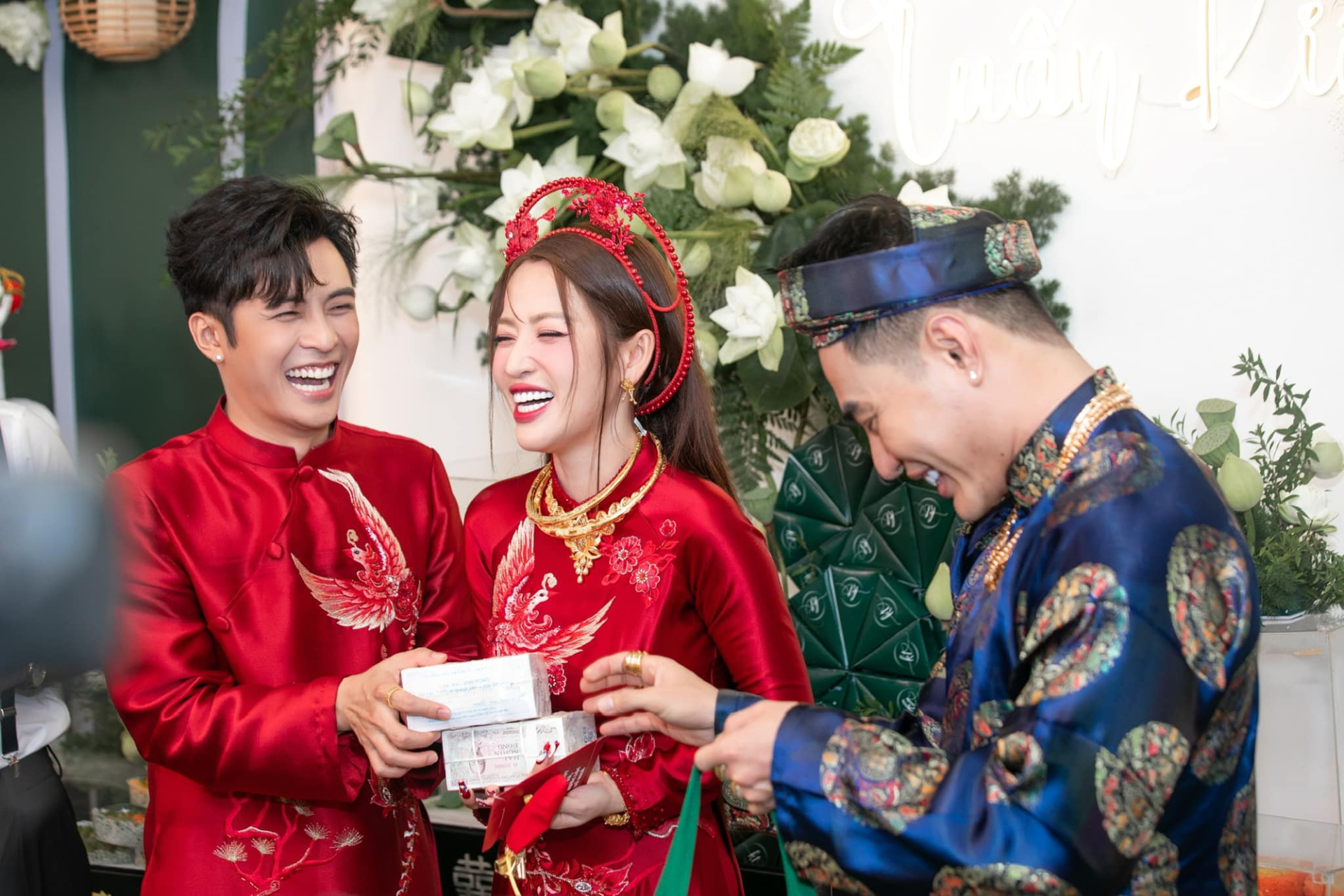 Puka và Gin Tuấn Kiệt từng chia sẻ lý do đãi đám cưới ở 3 địa điểm khác nhau