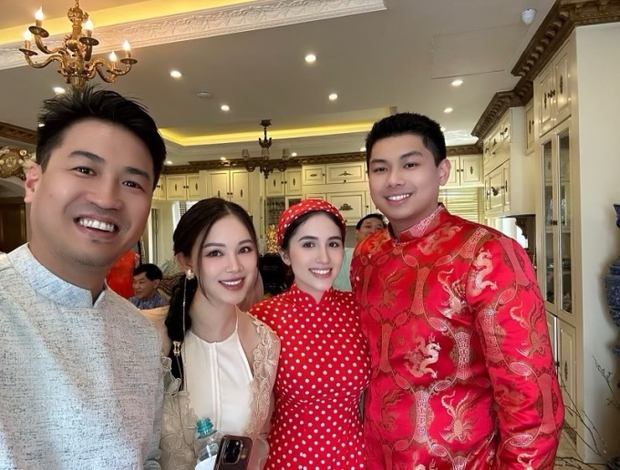Vợ chồng Phillip Nguyễn bên cạnh Hiếu Nguyễn và Marie Trâm Anh