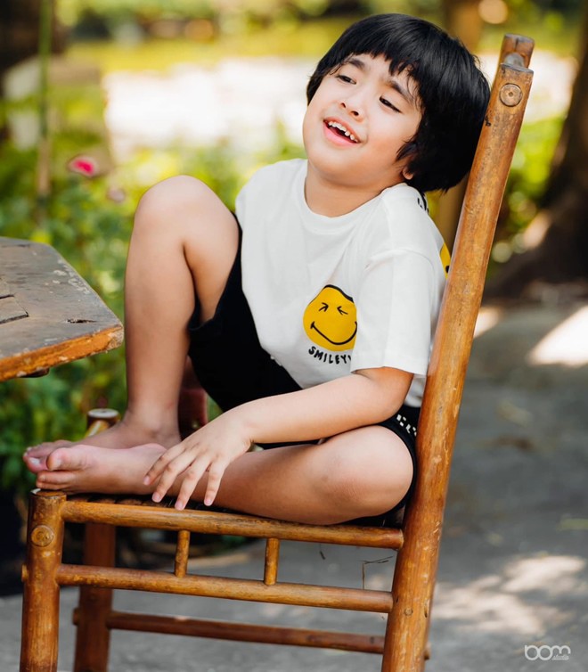 Con trai Nguyệt Ánh 6 tuổi với vẻ ngoài giống hệt trai Ấn Độ