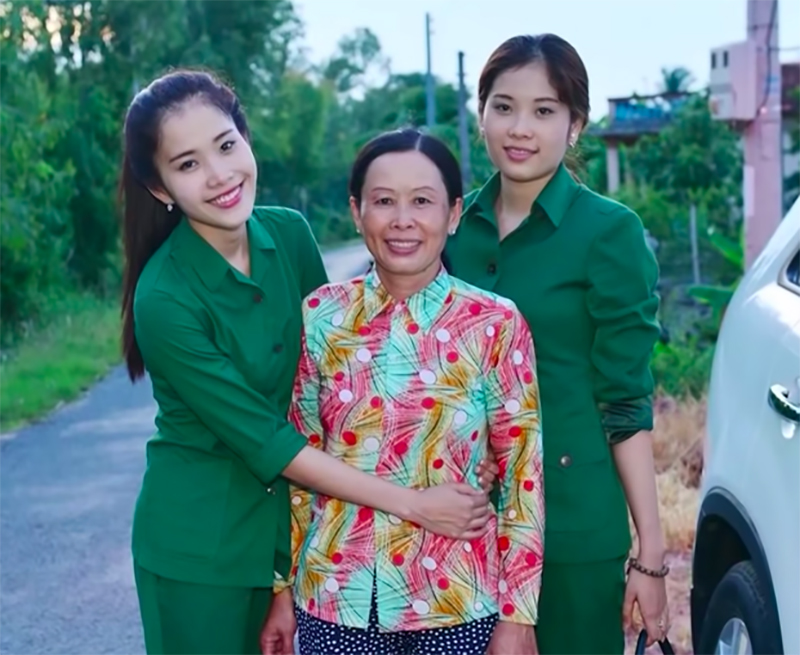 Ba mẹ con Nam Anh - Nam Em