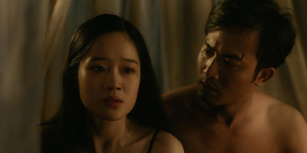 Trong phim, Thùy Linh có nhiều cảnh tình cảm với Doãn Quốc Đam