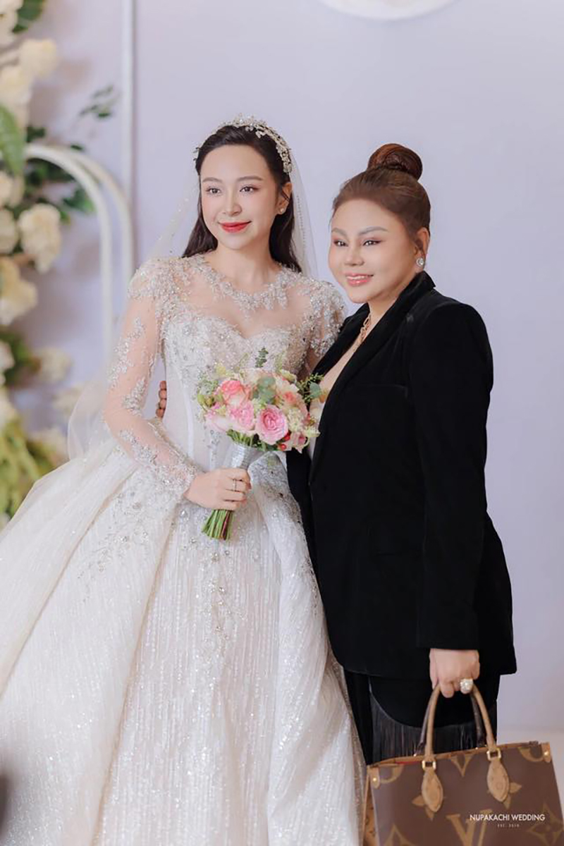 Cô dâu Kim Oanh đụng mặt 'chồng cũ' ngay đám cưới, thái độ của nhà trai khiến netizen sôi sục - ảnh 4