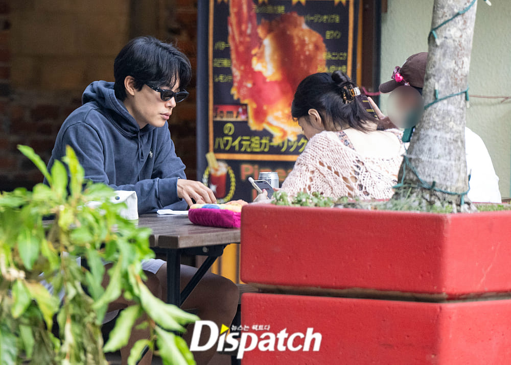 Dispatch tung ảnh hiếm Han So Hee và Ryu Jun Yeol thân mật ở Hawaii, hé lộ mốc thời gian yêu nhau - ảnh 3