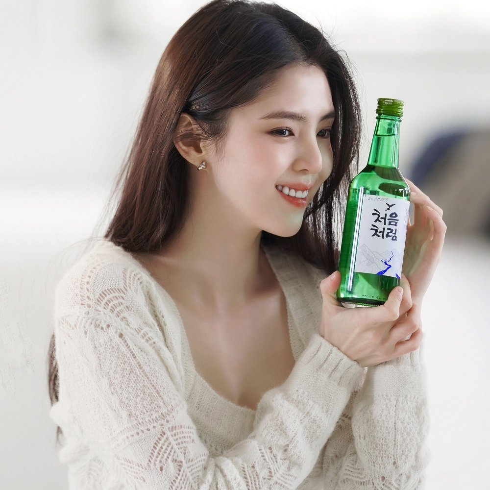 Han So Hee mất luôn hợp đồng quảng cáo với hãng rượu Soju nổi tiếng
