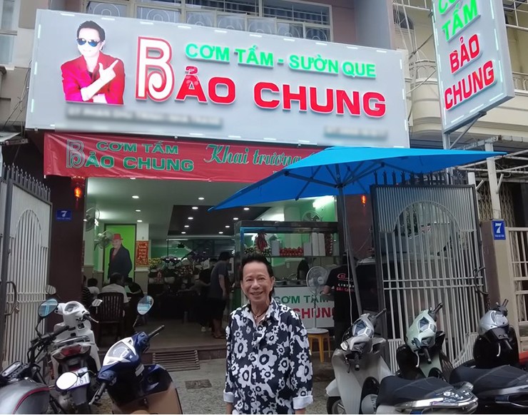Bảo Chung và vợ mở tiệm bán cơm tấm