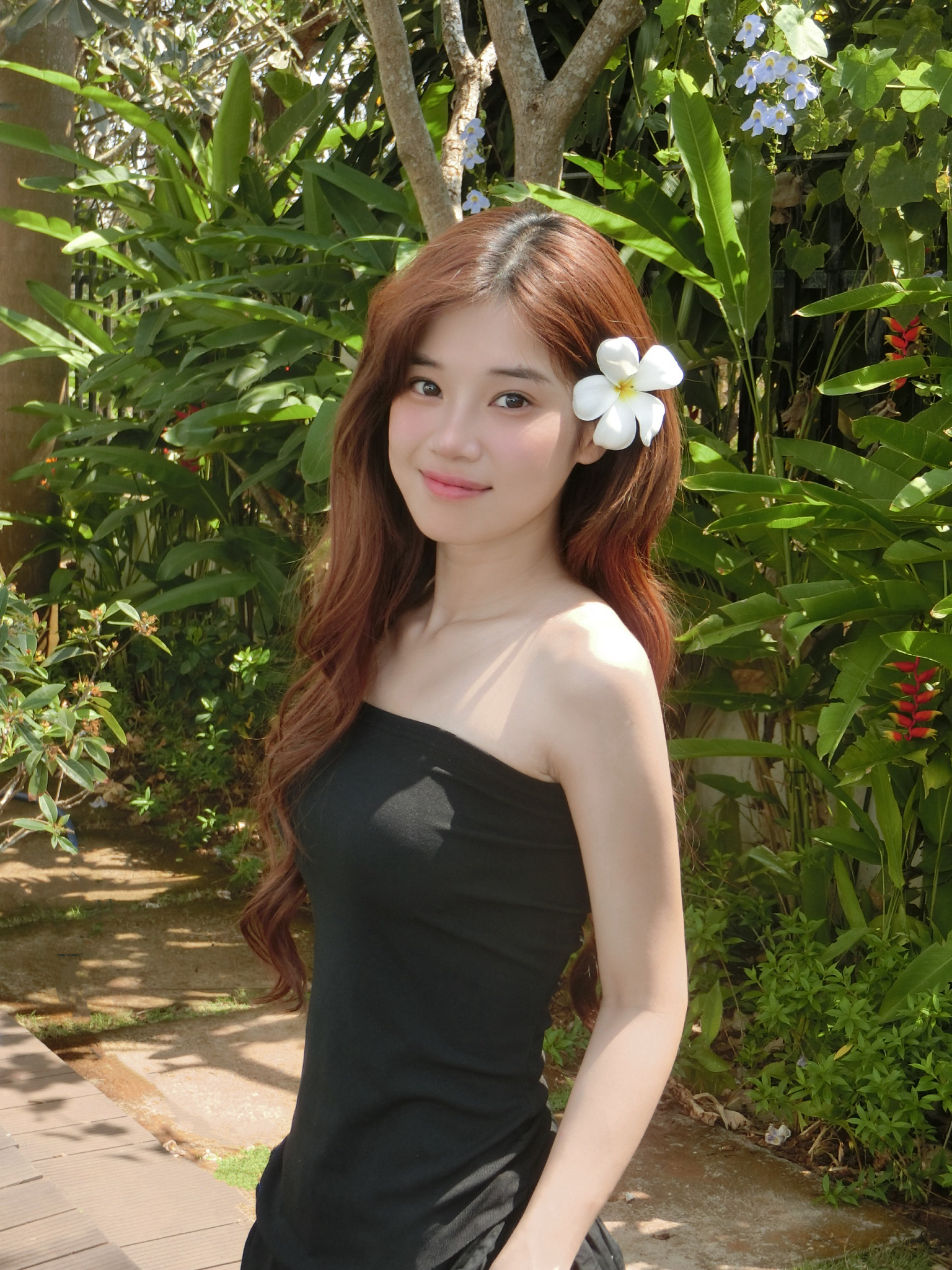 Hoàng Yến Chibi quá bạo ở hậu trường chụp ảnh khiến Ngô Kiến Huy lúng túng, netizen nhận xét 'chắc sợ bạn gái ghen' - ảnh 9