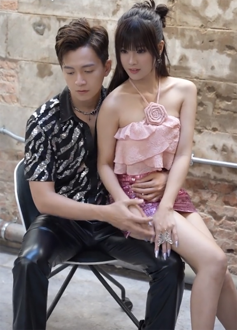 Hoàng Yến Chibi và Ngô Kiến Huy tương tác thân mật trong hậu trường chụp ảnh quảng bá phim