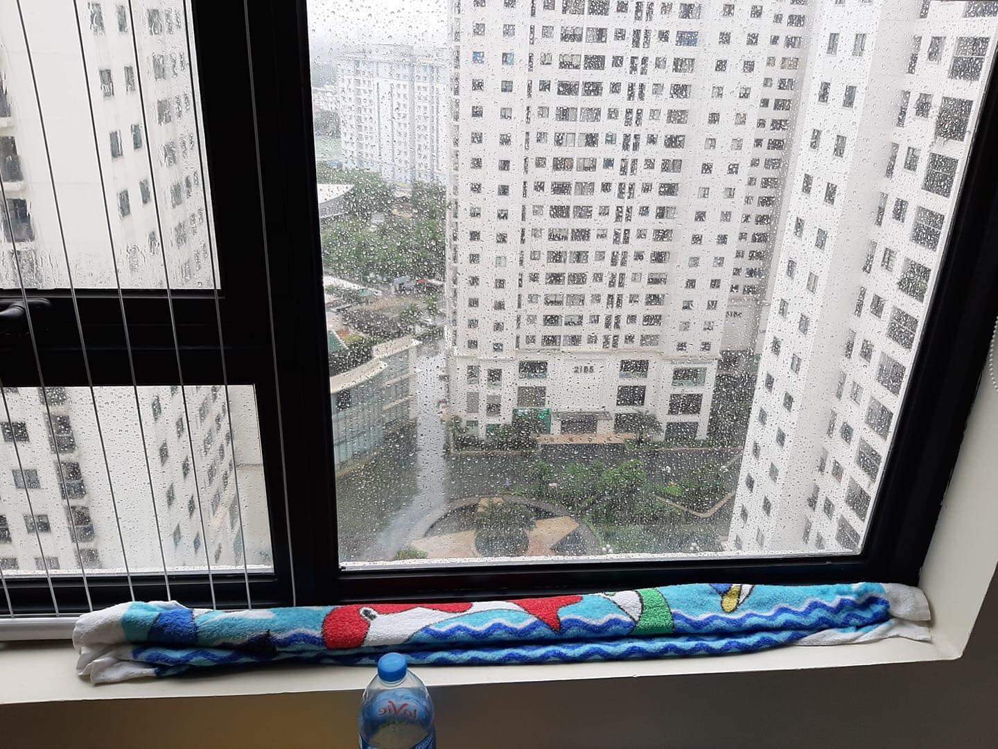 Những tầng trên cùng của chung cư thường gặp sự cố khi thời tiết mưa lớn kéo dài