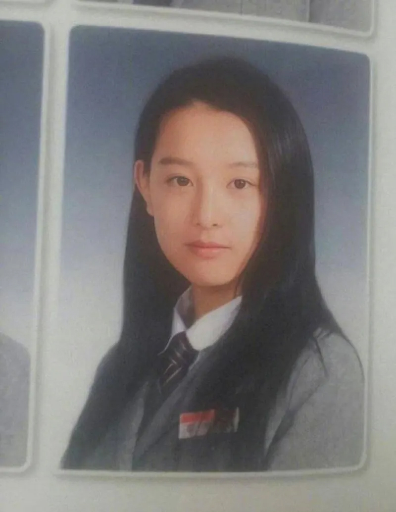 Kim Ji Won của Queen of Tears: 15 tuổi được casting trên phố, suýt làm idol nghệ danh Jessica - ảnh 8