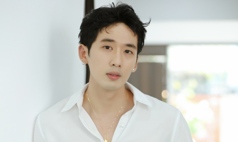 Tuấn Trần được gọi tên vào vai nam chính Baek Hyun Woo do Kim Soo Hyun thủ vai
