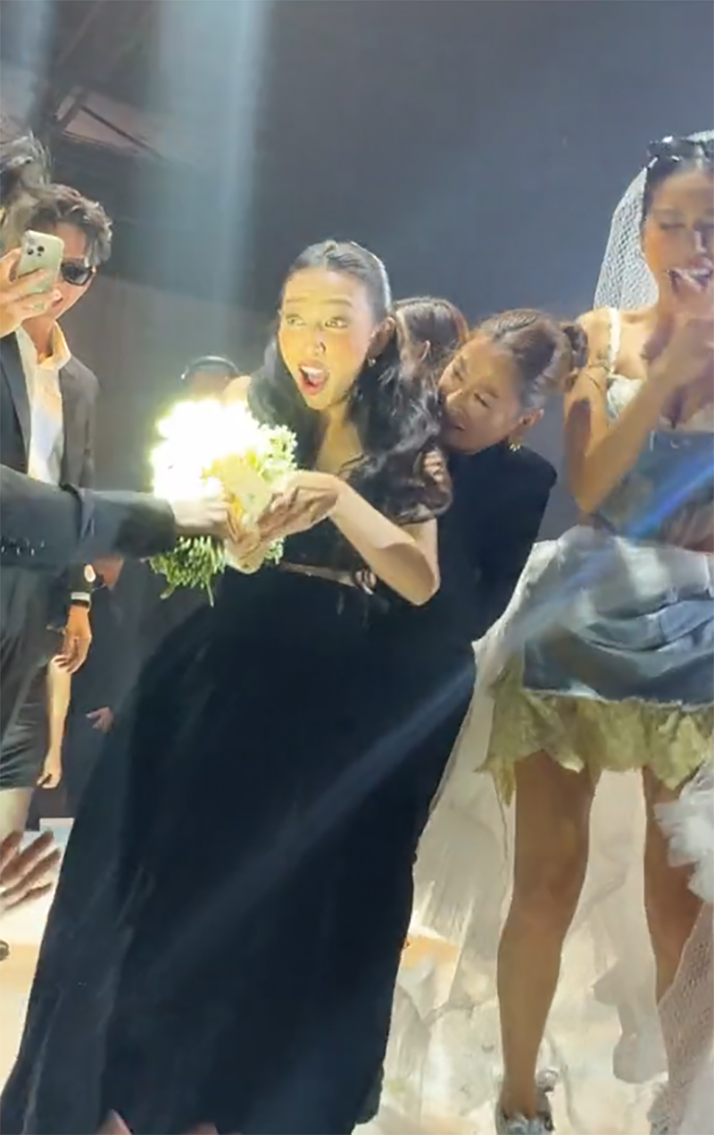 Nam Thư có hành động kỳ lạ với hoa hậu Thùy Tiên trong đám cưới Minh Tú, netizen xem xong đều 'bó tay' - ảnh 5