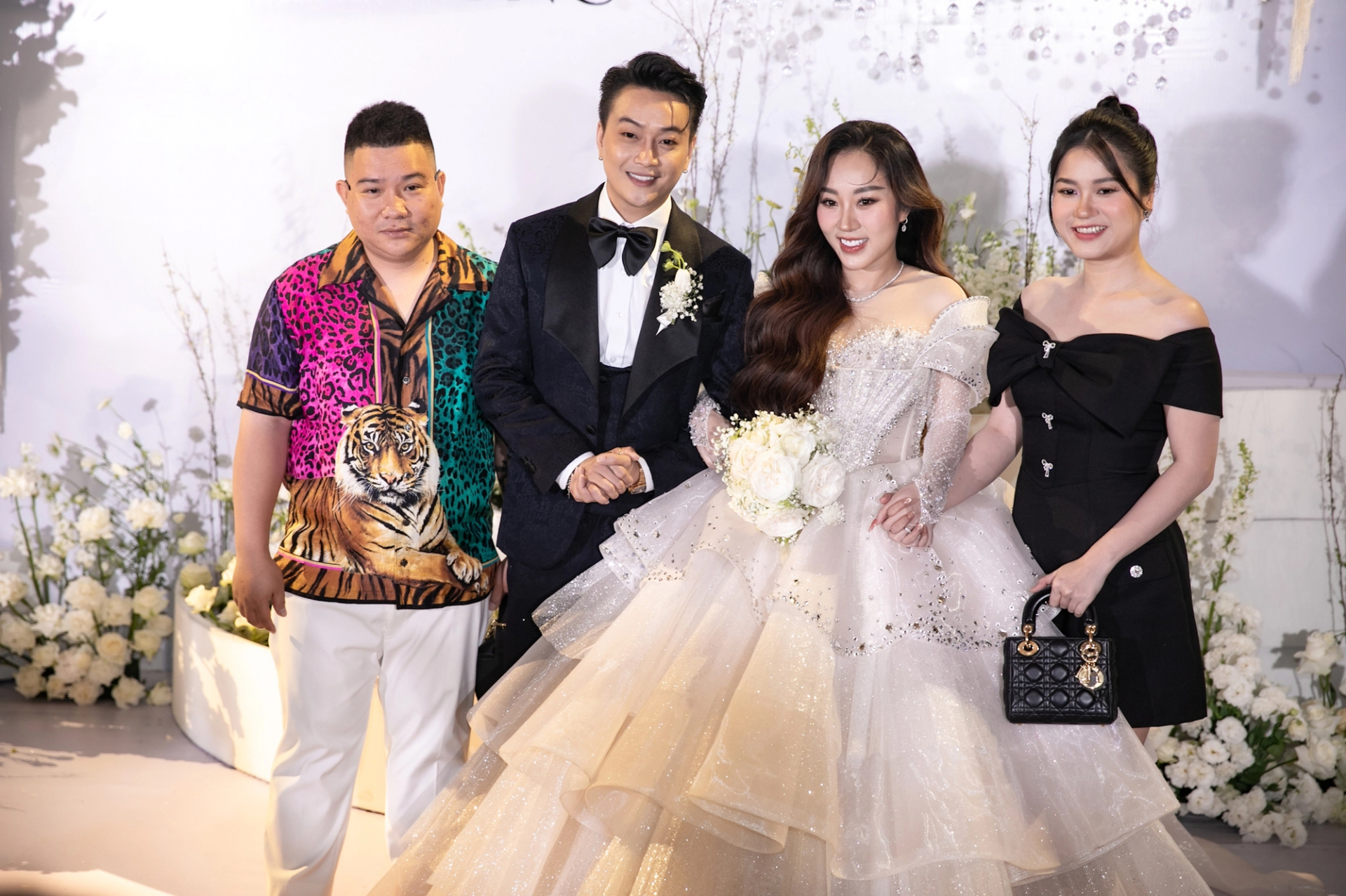 Nhiều ngôi sao nổi tiếng có mặt tham dự đám cưới của TiTi (HKT)