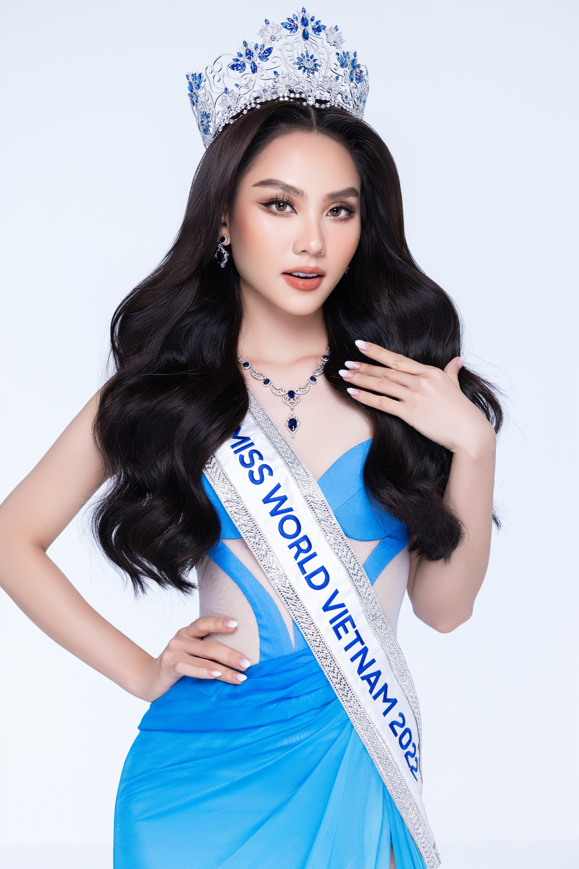 Mai Phương đăng quang Miss World Vietnam 2022
