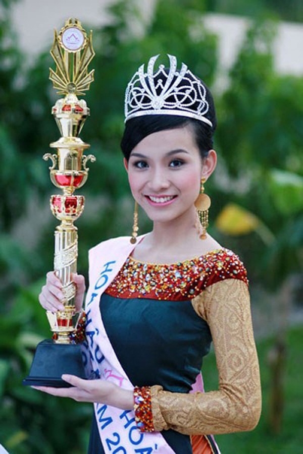 Thùy Lâm là hoa hậu Miss Universe Vietnam đầu tiên khi đăng quang năm 2008