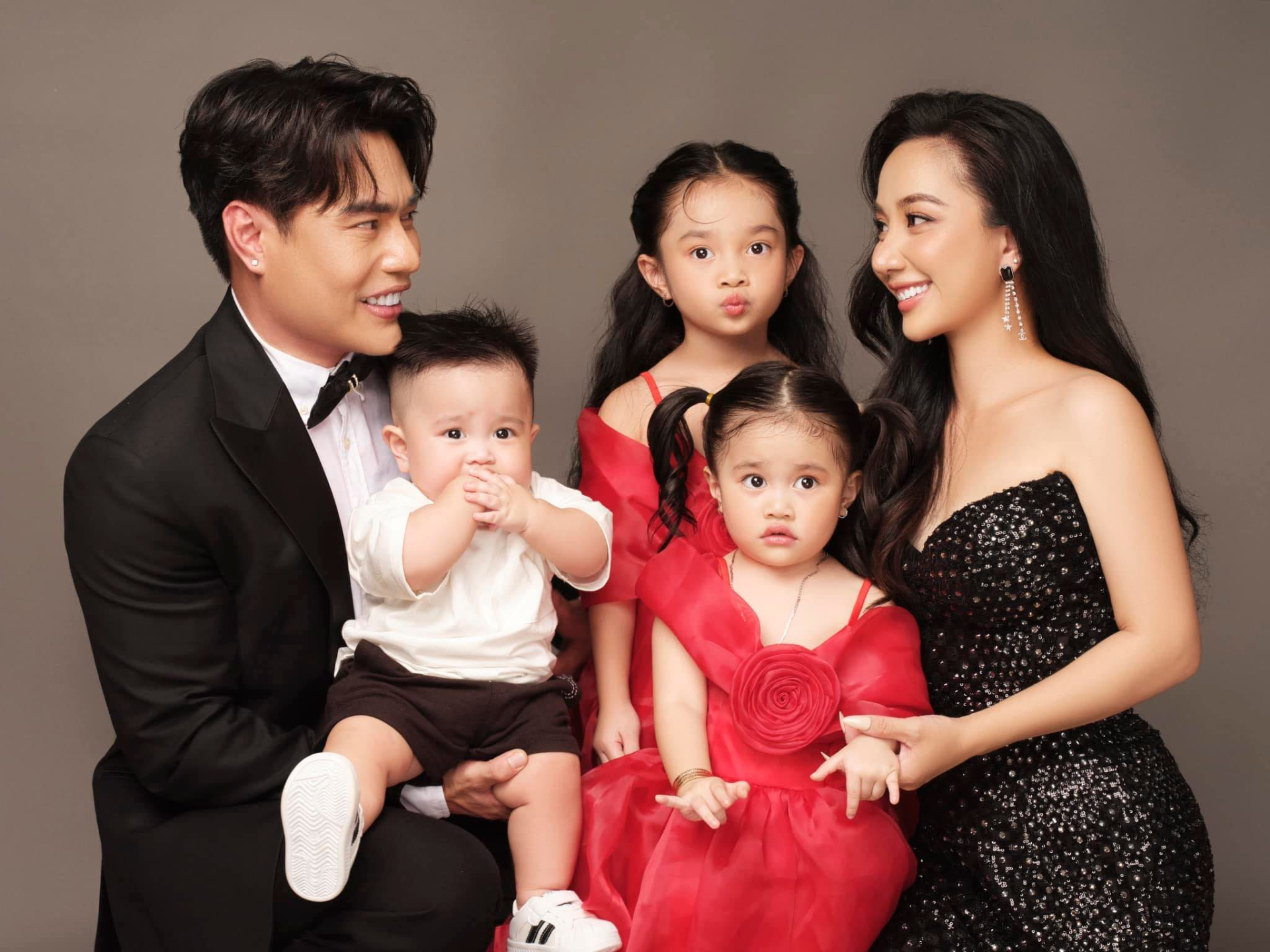 Gia đình hạnh phúc của vợ chồng Lê Dương Bảo Lâm
