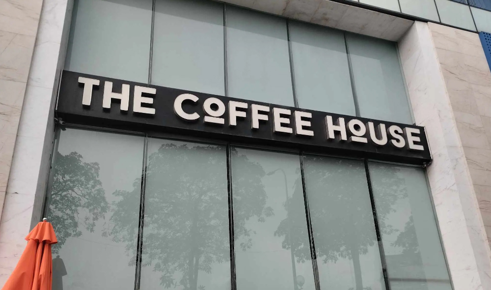 the-coffee-house-phan-hoi-vu-sap-kinh-khien-nu-bac-si-liet-nua-nguoi-2