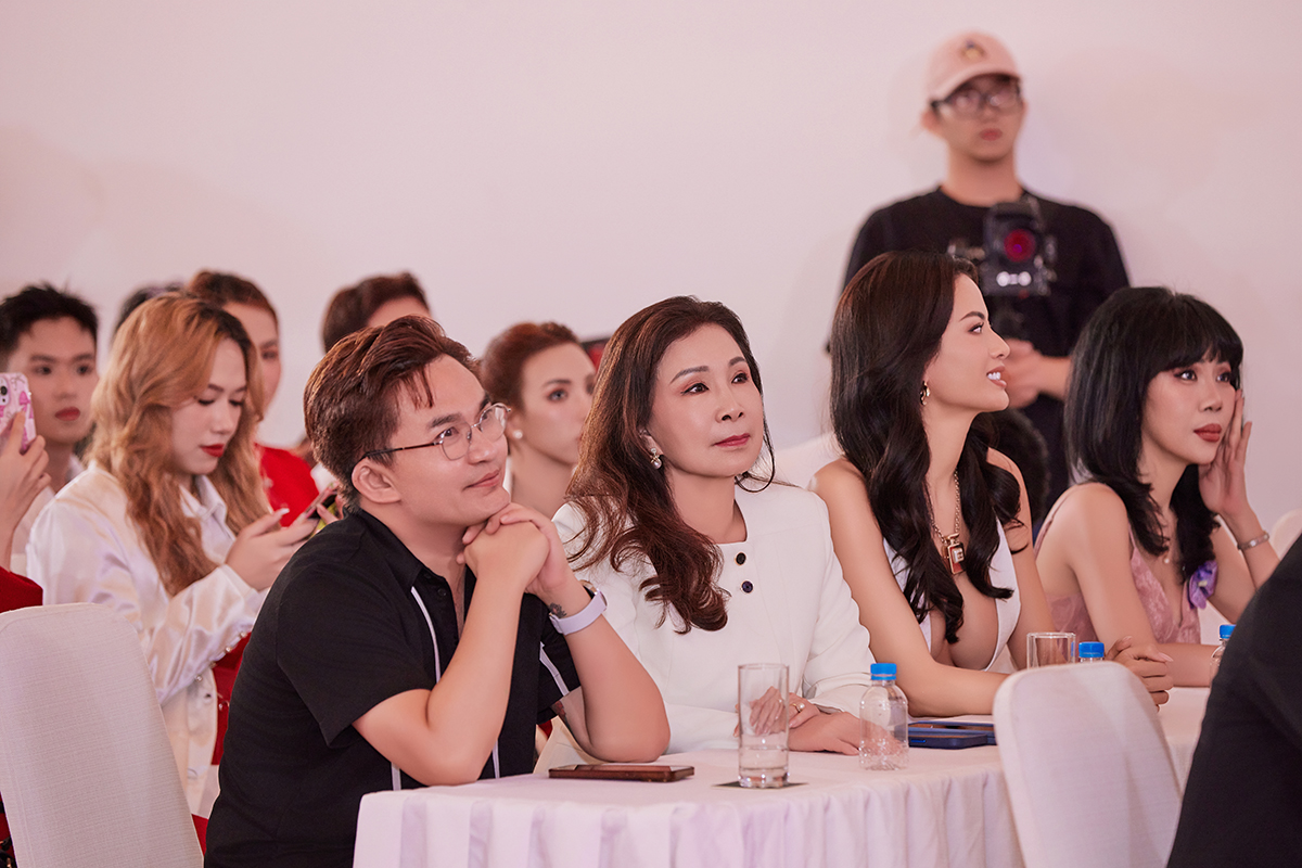 Nghệ sĩ Kim Xuân và Đại Nghĩa có mặt trong buổi họp báo