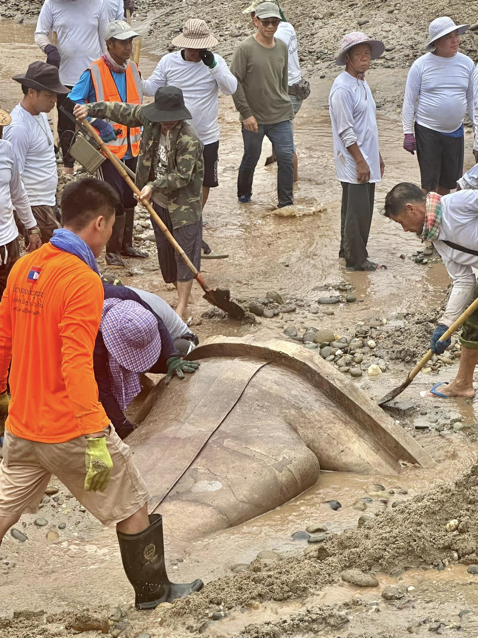 Tìm thấy tượng Phật 1.000 năm tuổi giữa lòng sông Mê Kông, nguồn gốc từ đâu? - ảnh 1