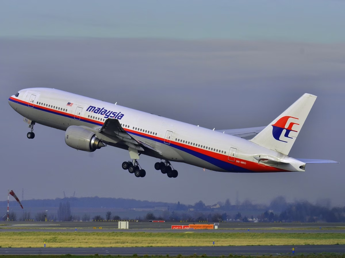 Tờ Daily Mirror tuyên bố tìm thấy tung tích của máy bay MH370 tại một khu rừng ở Campuchia