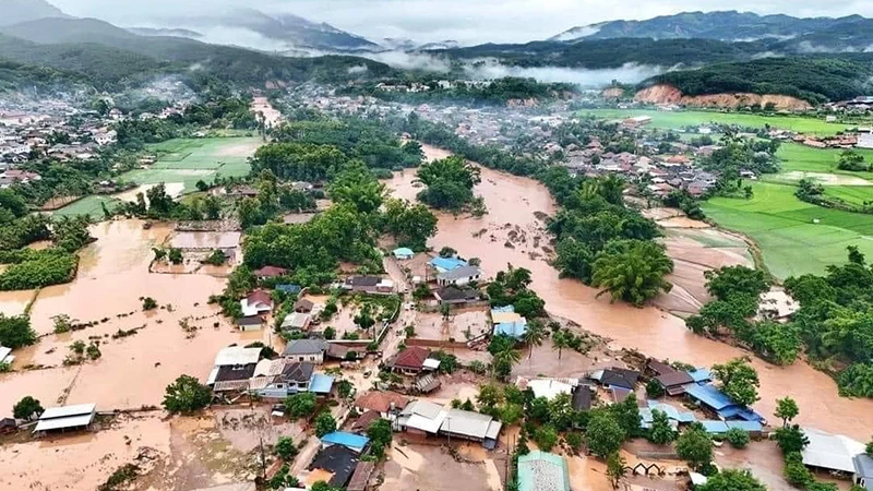 Việt Nam vừa trải qua đợt bão số 4 tàn phá nặng nề và để lại nhiều hệ quả đau thương sau khi bão đi qua