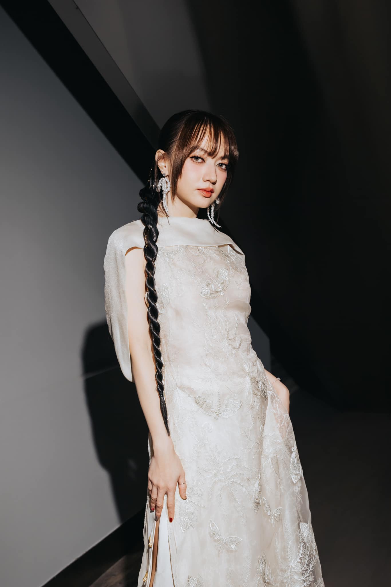 Xuân Nghi muốn tập trung vào âm nhạc và để dành cơ hội đóng phim cho những bạn thật sự có chuyên môn