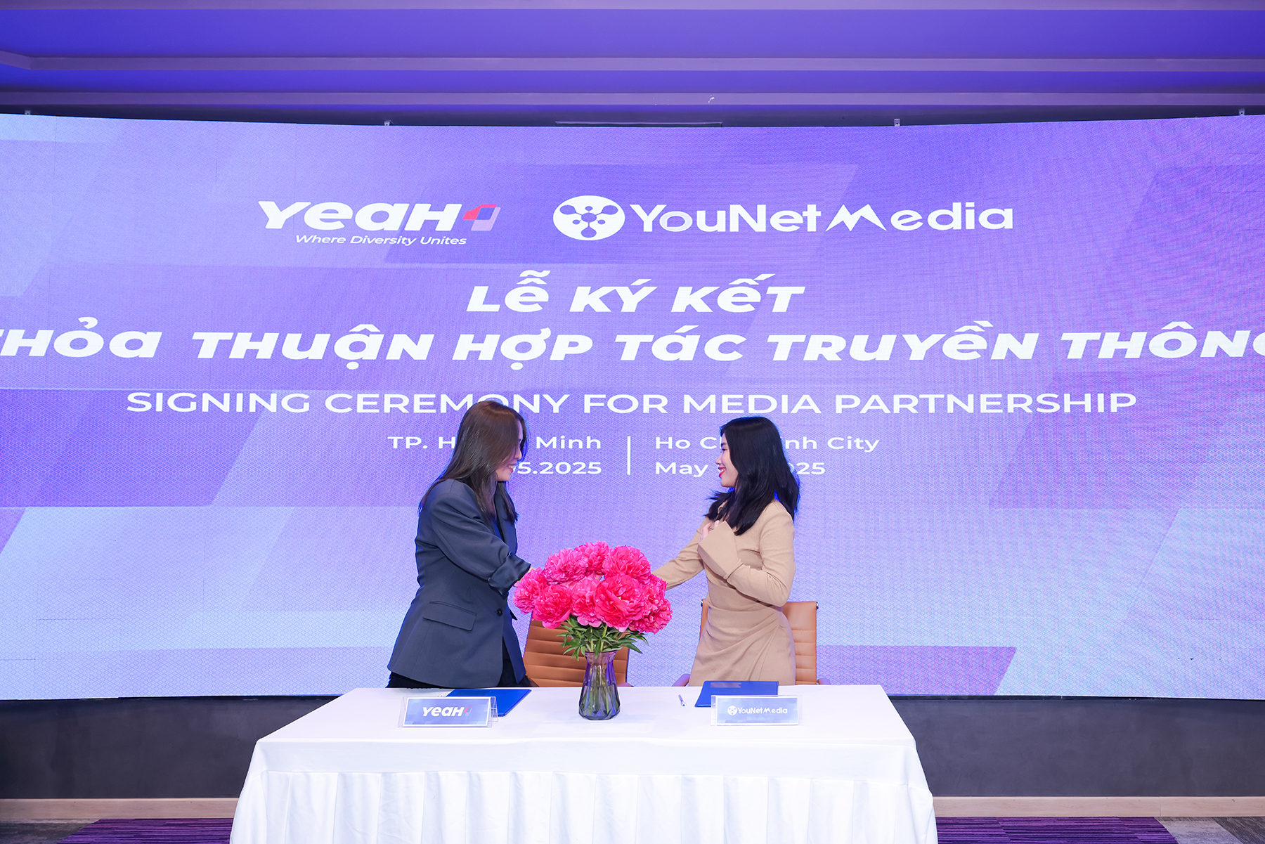 Lễ ký kết thỏa thuận hợp tác truyền thông giữa YeaH1 với đại diện của YouNet Media