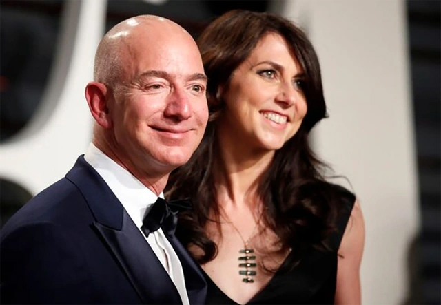 Jeff Bezos và vợ cũ MacKenzie Scott ly hôn năm 2019