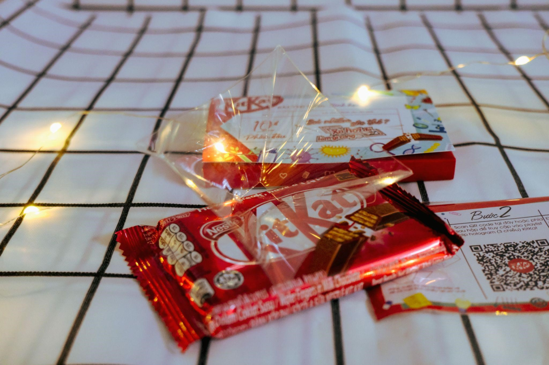Săn lùng KitKat phiên bản giới hạn cho 6 môn thi THPT, cùng lời chúc từ Khánh Vy qua công nghệ Hologram mới lạ! - ảnh 6