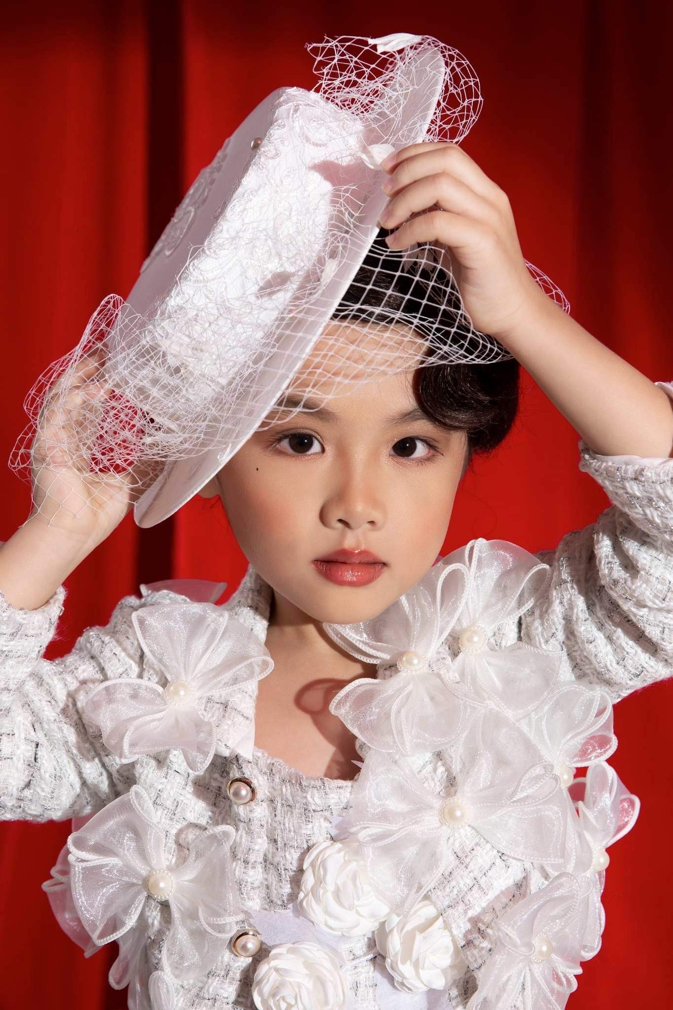 Rica Gia Tuệ - người mẫu nhí “tài không đợi tuổi” đình đám của làng mốt Việt - ảnh 6
