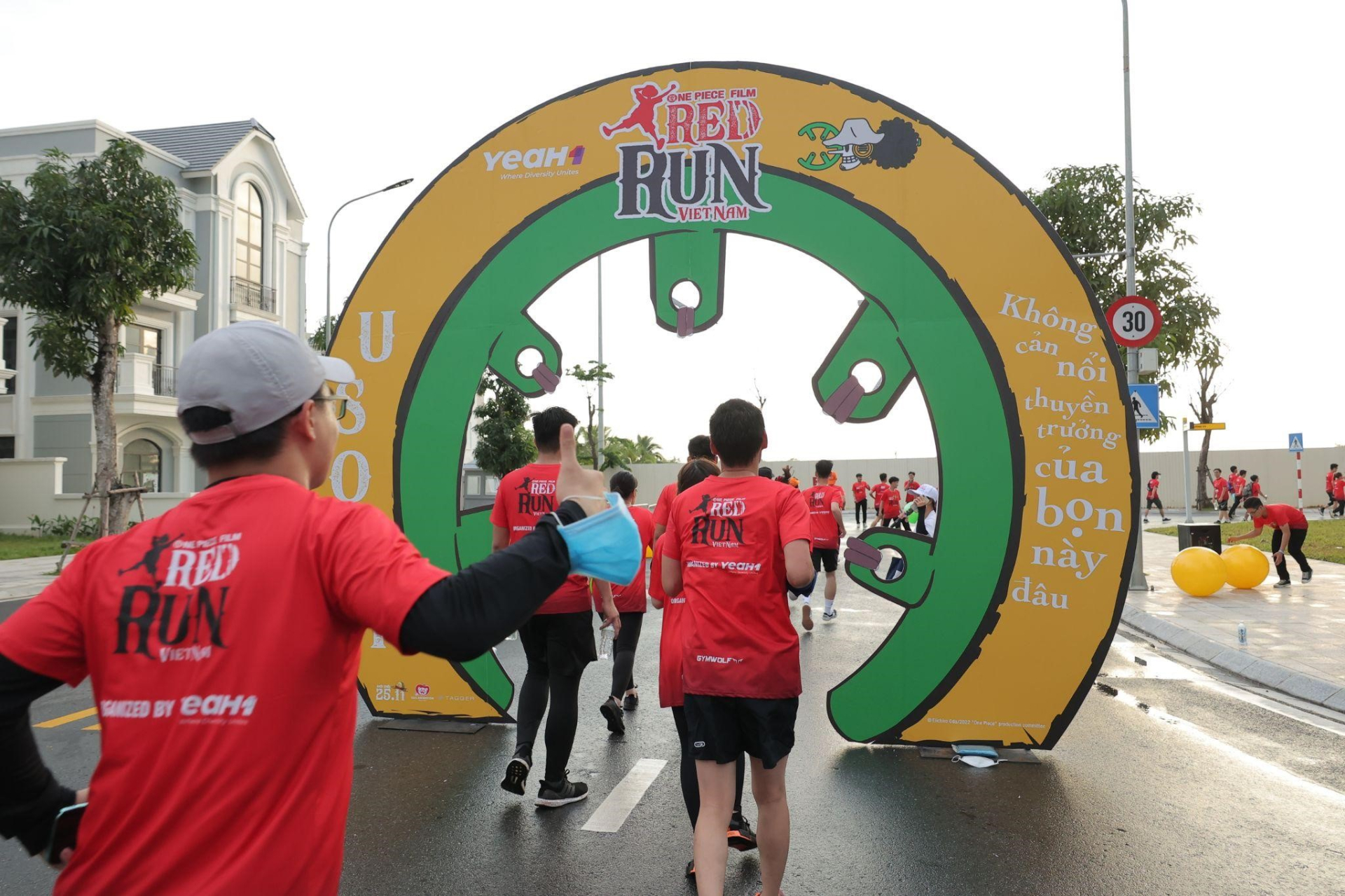 5.000 vận động viên sức khỏe vững vàng sẵn sàng chinh phục đường chạy One Piece Film Red Run - ảnh 9
