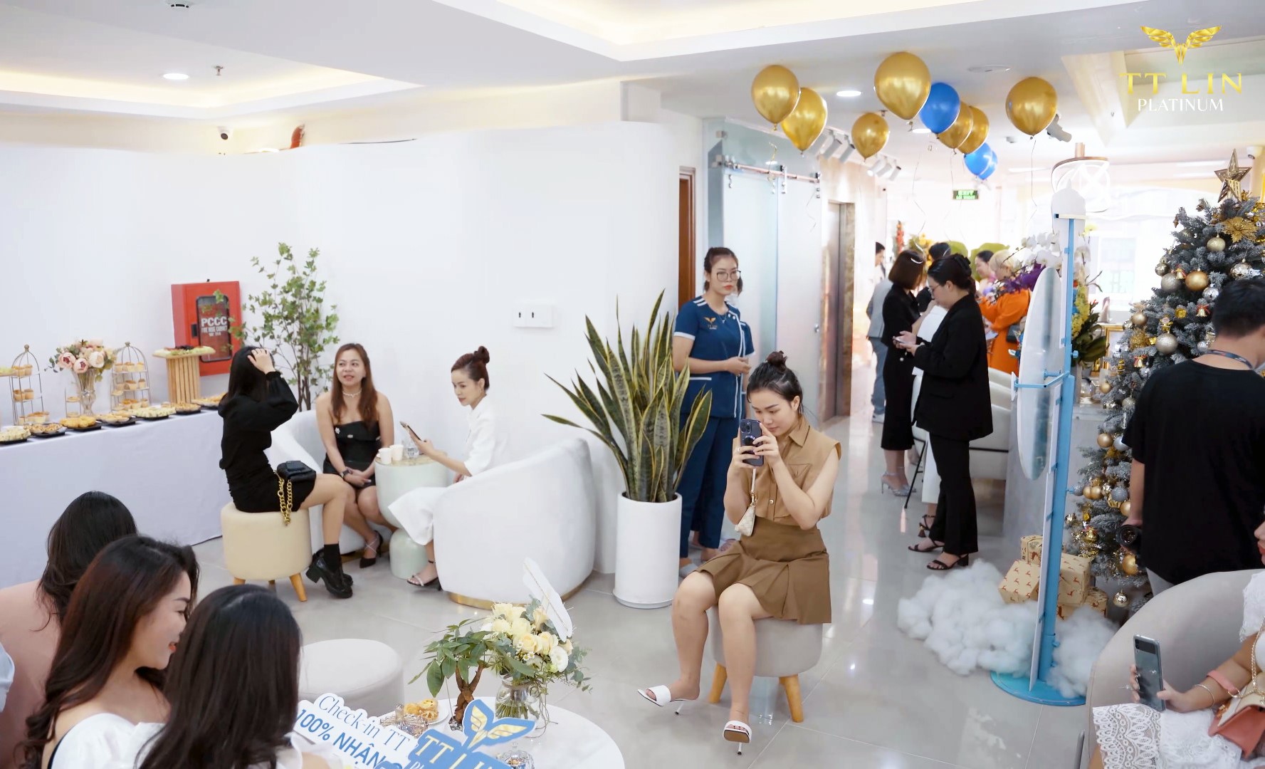 Thương hiệu làm đẹp TT Lin Platinum khai trương chi nhánh thứ 8 tại Phú Nhuận, TP Hồ Chí Minh - ảnh 4