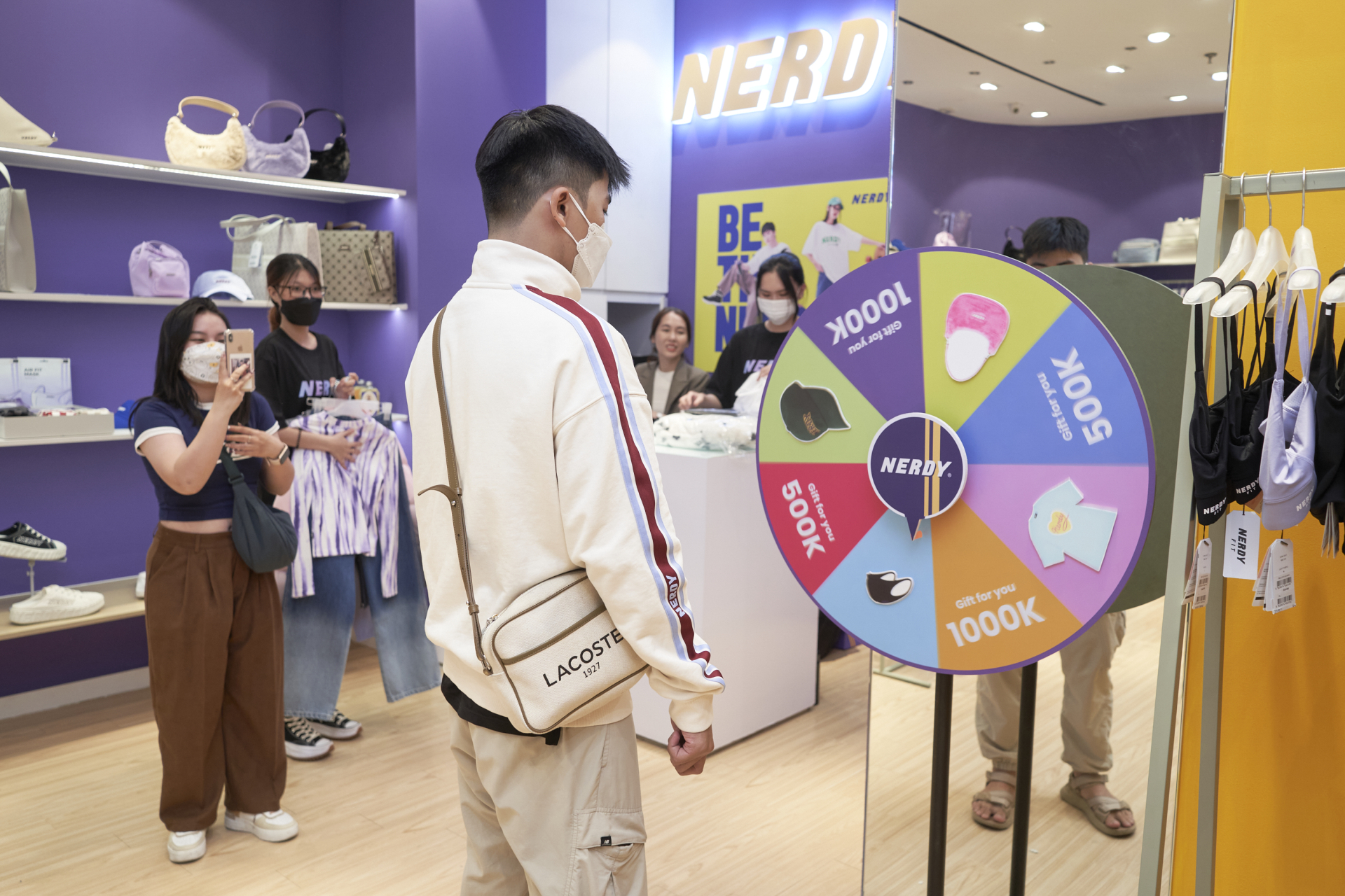 Thương hiệu thời trang Hàn Quốc NERDY khai trương pop-up store đầu tiên tại Việt Nam ở Vincom Đồng Khởi - ảnh 2