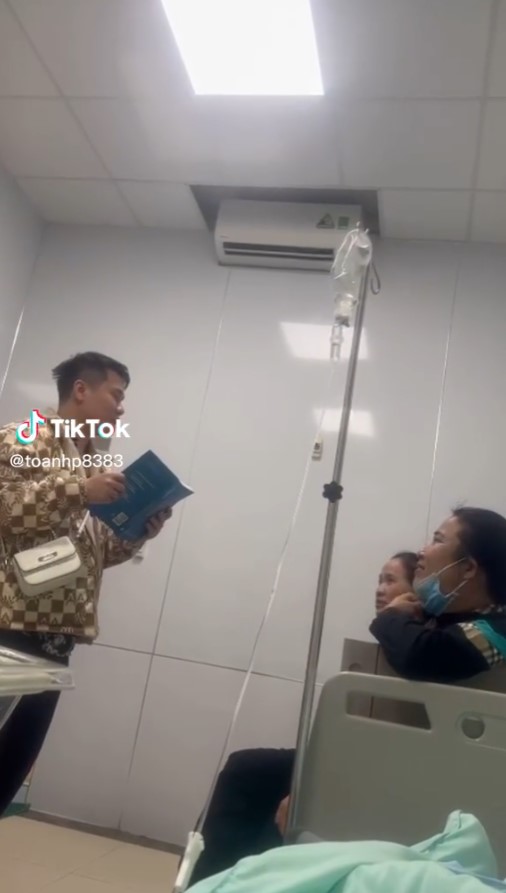 Nguyễn Mạnh Toàn gây sốt với clip lần đầu làm bố - ảnh 1