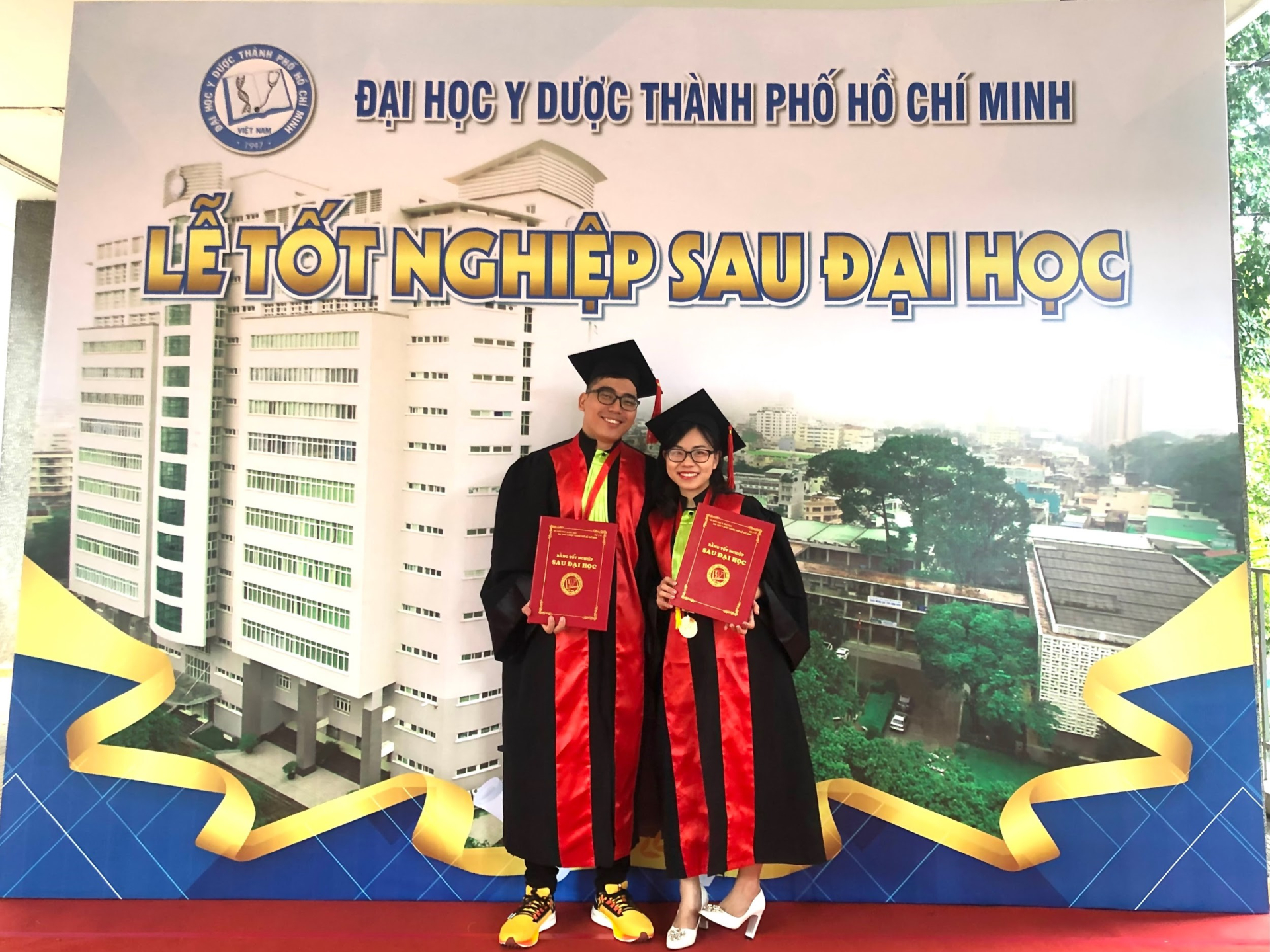 Cặp đôi bác sĩ nội trú tài năng Đại học Y Dược TP HCM - ảnh 2