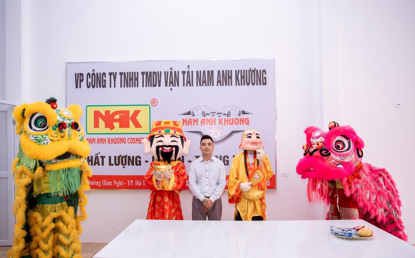 Khương Lê: Ông bố đơn thân dạy con biết nhớ về cội nguồn của mình - ảnh 4