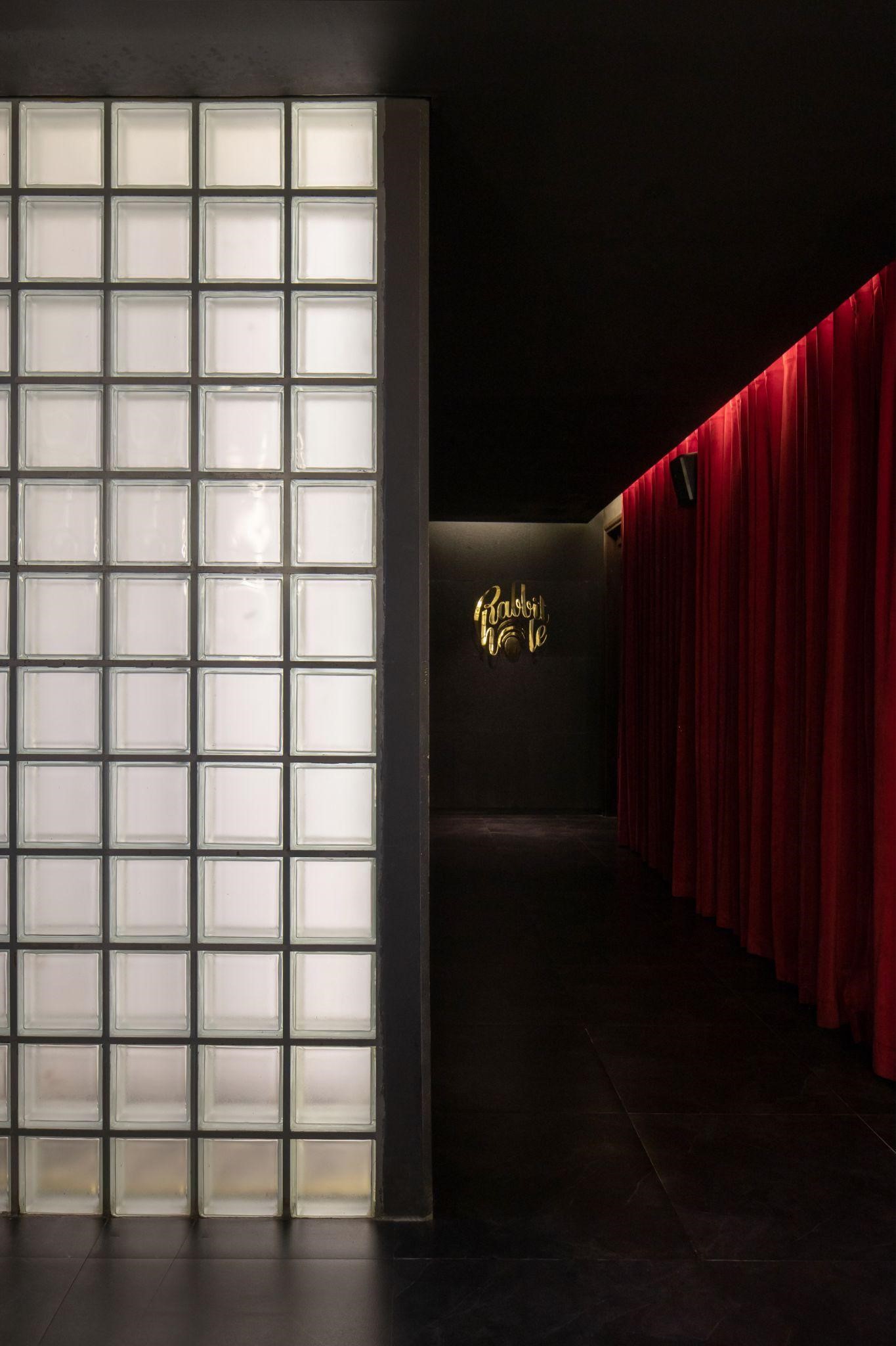 Rabbit Hole Bar – Wonderland cho những tâm hồn chill với tự do - ảnh 1